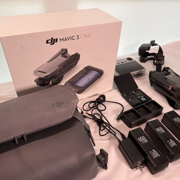 DJI Mavic 3 Cine Combo Drone - Picture 8 of 8